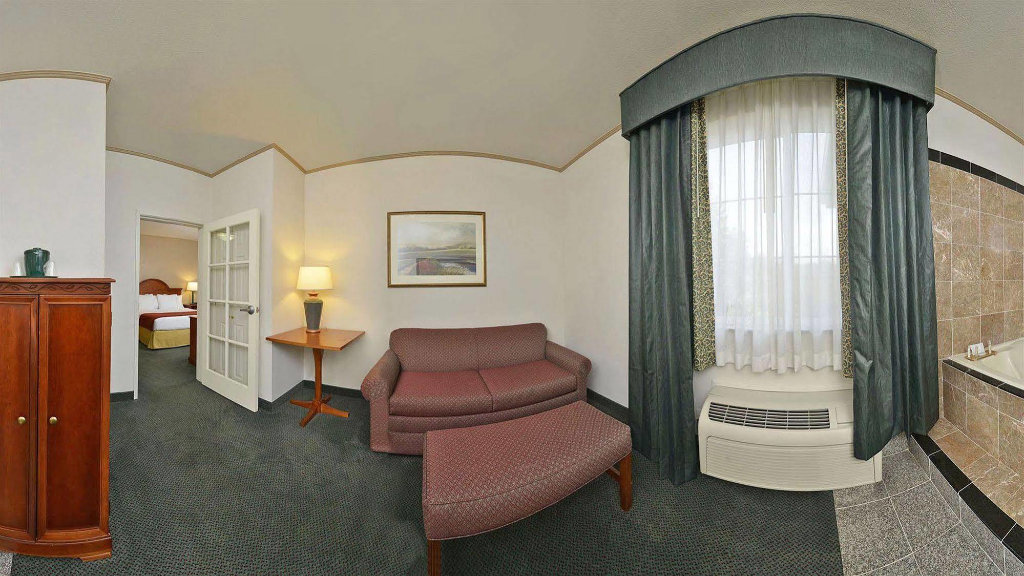 Holiday Inn Express & Suites Tacoma South - Lakewood By Ihg Exteriér fotografie